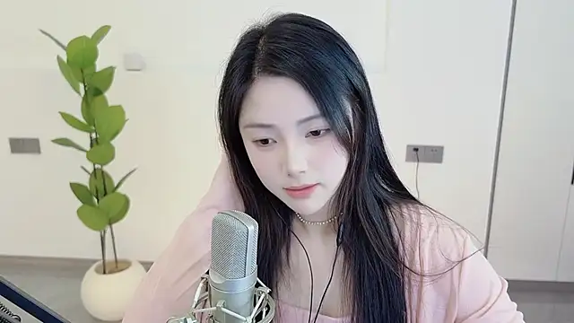 Snapshot of HaagenDazs_ chatting on 03.09.25 HaagenDazs  online show from 03.09.25