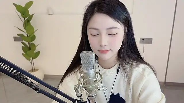 Snapshot of HaagenDazs_ chatting on 03.15.25 HaagenDazs  online show from 03.15.25