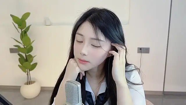 Snapshot of HaagenDazs_ chatting on 03.17.25 HaagenDazs  online show from 03.17.25