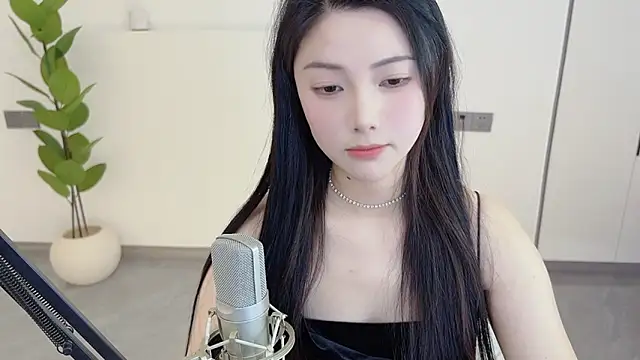 Snapshot of HaagenDazs_ chatting on 03.18.25 HaagenDazs  online show from 03.18.25