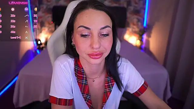 Snapshot of KristiiMax chatting on 12.04.25 KristiiMax online show from 12.04.25