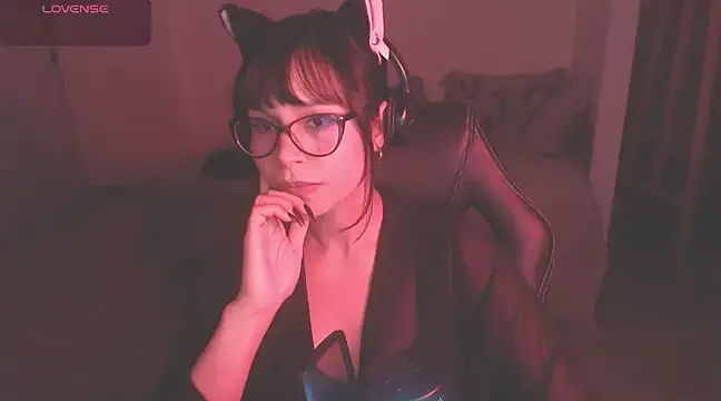 Snapshot of modjo_ chatting on 12.24.24 modjo  online show from 12.24.24