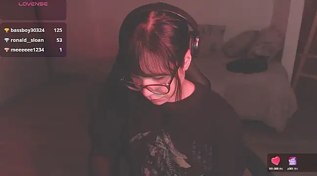 Snapshot of modjo_ chatting on 01.28.25 modjo  online show from 01.28.25