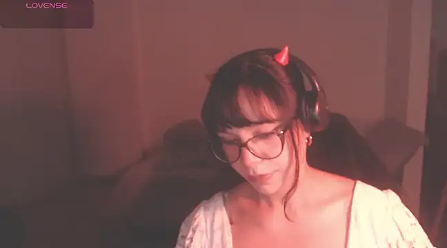 Snapshot of modjo_ chatting on 01.31.25 modjo  online show from 01.31.25