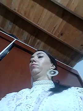 Snapshot of LunaZambrano chatting on 04.05.26 LunaZambrano online show from 04.05.26