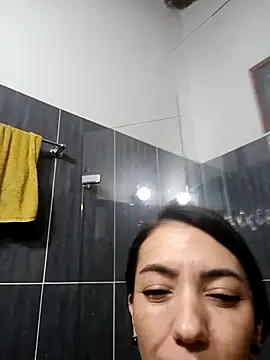 Snapshot of LunaZambrano chatting on 04.10.26 LunaZambrano online show from 04.10.26
