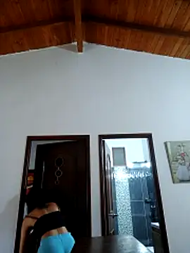 Snapshot of LunaZambrano chatting on 04.12.26 LunaZambrano online show from 04.12.26