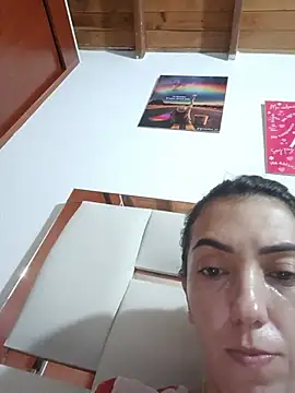 Snapshot of LunaZambrano chatting on 05.20.26 LunaZambrano online show from 05.20.26