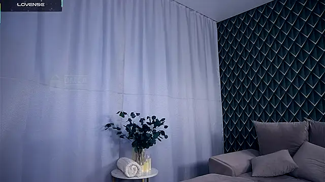 Snapshot of AmmyScotch chatting on 09.28.25 AmmyScotch online show from 09.28.25