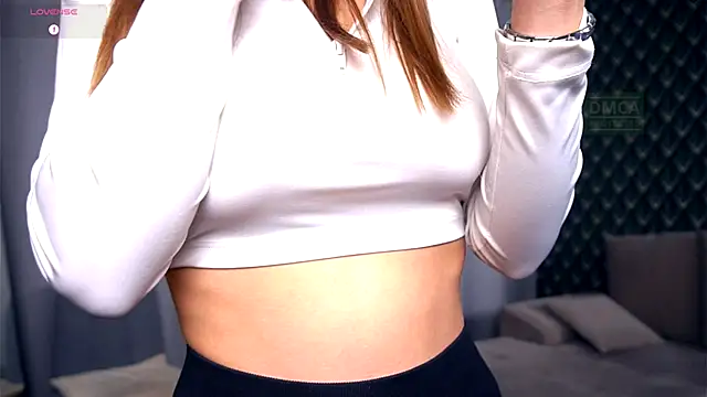 Snapshot of AmmyScotch chatting on 12.15.25 AmmyScotch online show from 12.15.25