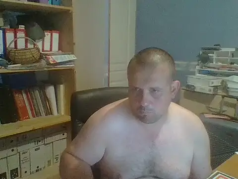 Snapshot of manubm03 chatting on 05.26.26 manubm03 online show from 05.26.26
