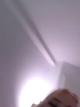 Snapshot of AnjaAmelia chatting on 12.22.24 AnjaAmelia online show from 12.22.24