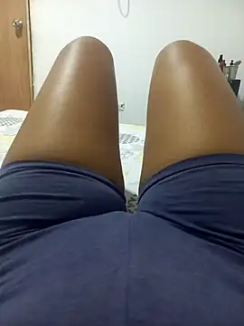 annie-19 online show from 09.24.25