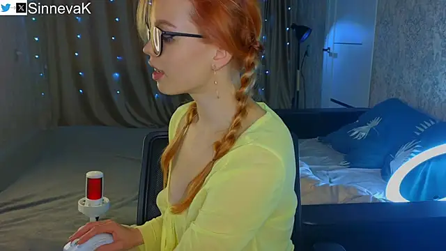 Snapshot of sinteas chatting on 01.12.25 sinteas online show from 01.12.25