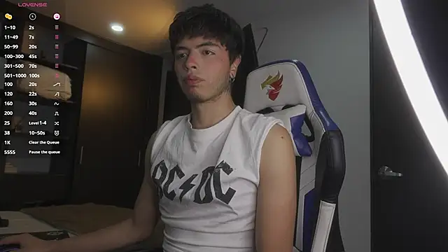 Snapshot of _morghan_ chatting on 10.24.25 morghan online show from 10.24.25