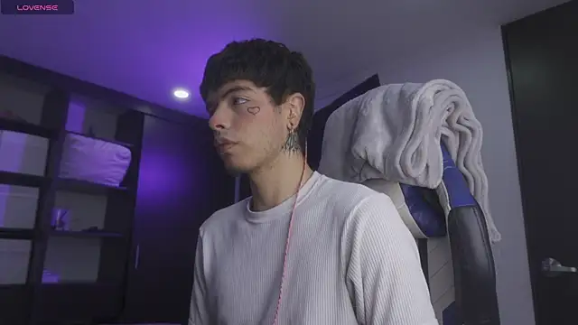 Snapshot of _morghan_ chatting on 10.30.25 morghan online show from 10.30.25