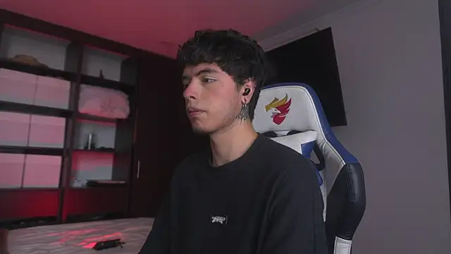 Snapshot of _morghan_ chatting on 12.18.25 morghan online show from 12.18.25