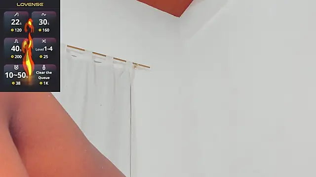 Snapshot of santi_brown chatting on 01.29.25 santi brown online show from 01.29.25