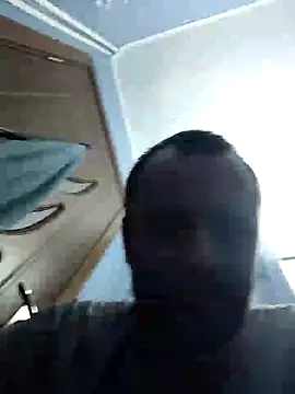 Snapshot of Govora chatting on 12.26.24 Govora online show from 12.26.24