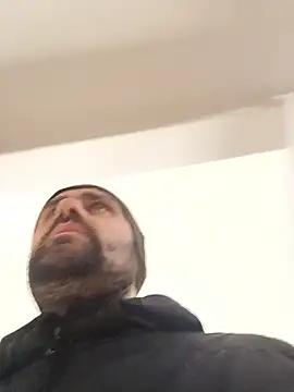 Snapshot of Govora chatting on 02.19.25 Govora online show from 02.19.25