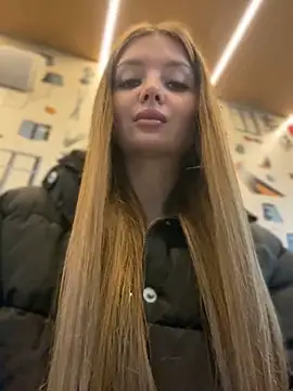 KrisMagnoly online show from 10.25.25