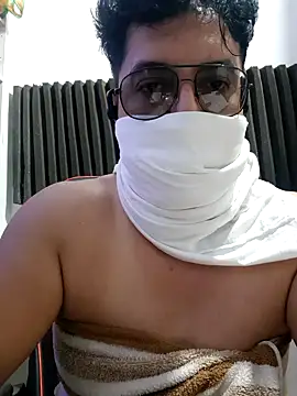 MODELO1524 online show from 04.27.26