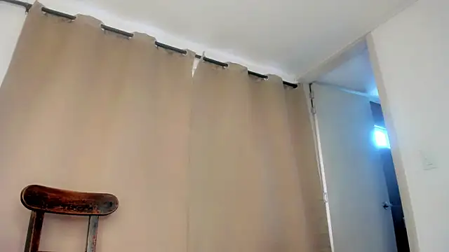 Genesis Sandoval online show from 11.23.25