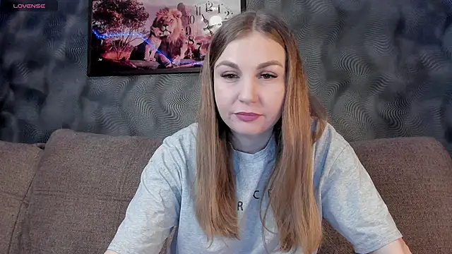 CassieMils online show from 02.12.25