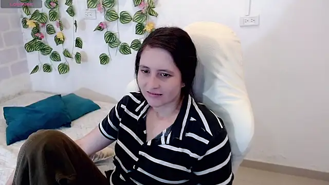 tania sweet   online show from 03.25.26