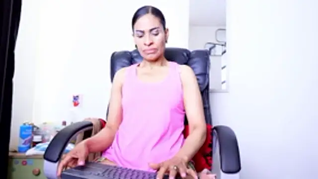 Snapshot of Aries_Mature chatting on 05.24.26 Aries Mature online show from 05.24.26