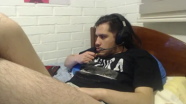 Snapshot of hung_weeb chatting on 12.02.24 hung weeb online show from 12.02.24