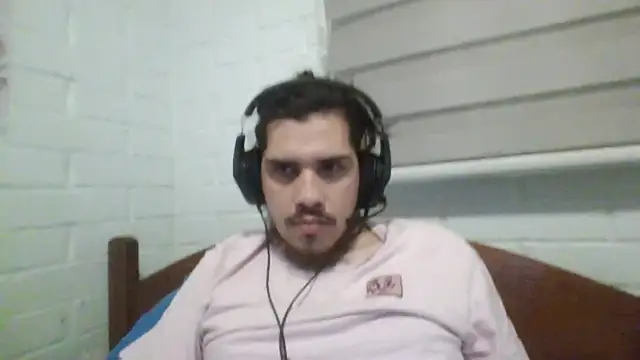 Snapshot of hung_weeb chatting on 12.06.24 hung weeb online show from 12.06.24