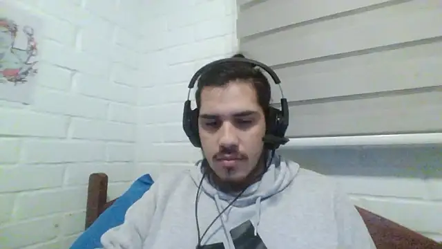 Snapshot of hung_weeb chatting on 12.07.24 hung weeb online show from 12.07.24