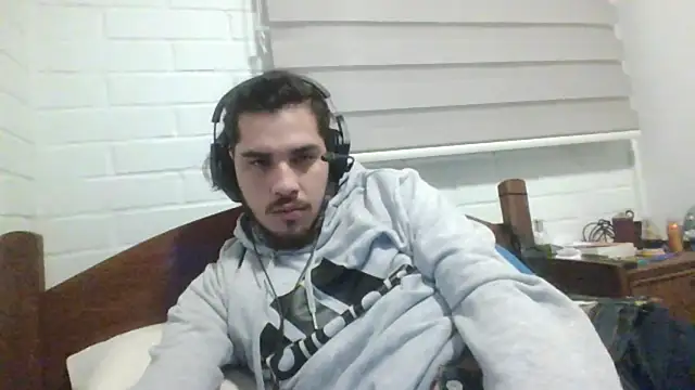 Snapshot of hung_weeb chatting on 12.07.24 hung weeb online show from 12.07.24