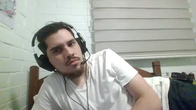 Snapshot of hung_weeb chatting on 12.09.24 hung weeb online show from 12.09.24