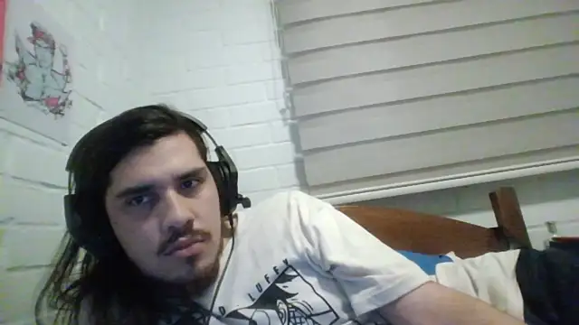 Snapshot of hung_weeb chatting on 12.11.24 hung weeb online show from 12.11.24