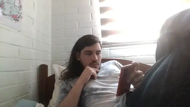 Snapshot of hung_weeb chatting on 12.15.24 hung weeb online show from 12.15.24