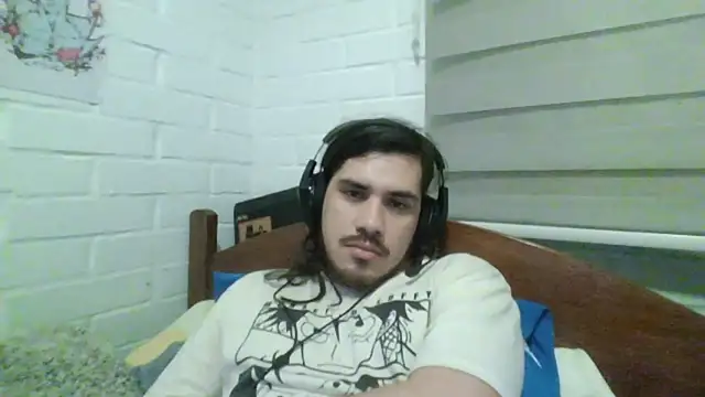 Snapshot of hung_weeb chatting on 01.11.25 hung weeb online show from 01.11.25