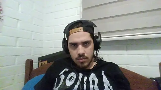 Snapshot of hung_weeb chatting on 01.17.25 hung weeb online show from 01.17.25