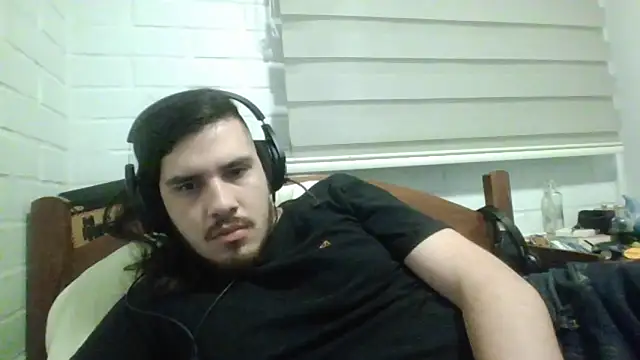 Snapshot of hung_weeb chatting on 01.20.25 hung weeb online show from 01.20.25