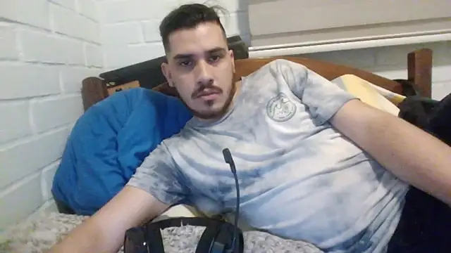 Snapshot of hung_weeb chatting on 01.22.25 hung weeb online show from 01.22.25