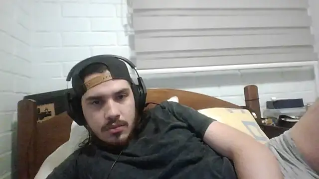 Snapshot of hung_weeb chatting on 02.02.25 hung weeb online show from 02.02.25