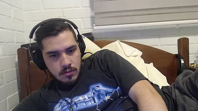 Snapshot of hung_weeb chatting on 02.03.25 hung weeb online show from 02.03.25