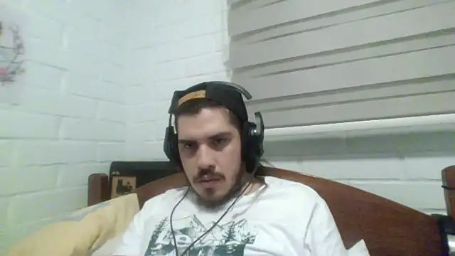 Snapshot of hung_weeb chatting on 02.06.25 hung weeb online show from 02.06.25