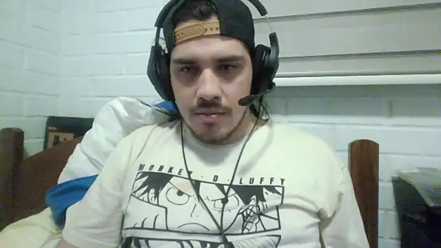 Snapshot of hung_weeb chatting on 02.10.25 hung weeb online show from 02.10.25