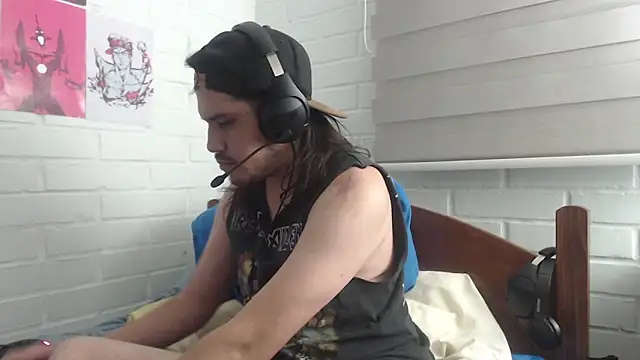 Snapshot of hung_weeb chatting on 02.13.25 hung weeb online show from 02.13.25