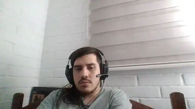 Snapshot of hung_weeb chatting on 02.16.25 hung weeb online show from 02.16.25