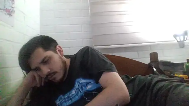 Snapshot of hung_weeb chatting on 03.04.25 hung weeb online show from 03.04.25