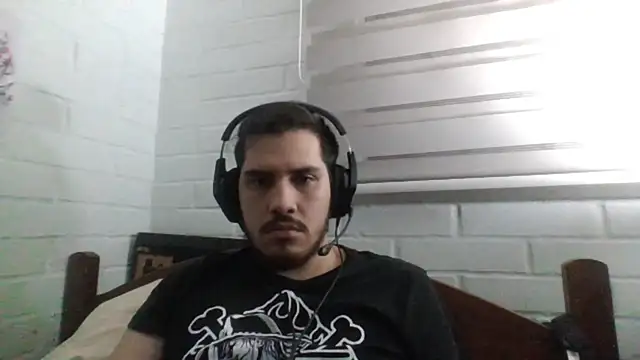 Snapshot of hung_weeb chatting on 03.06.25 hung weeb online show from 03.06.25