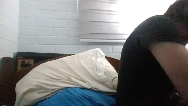 Snapshot of hung_weeb chatting on 03.07.25 hung weeb online show from 03.07.25